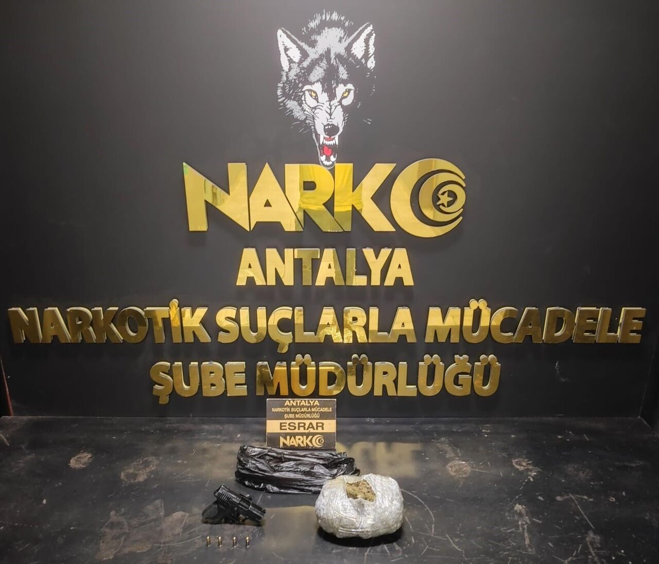 Antalya'da Yasa Dışı Madde Operasyonlarında 20 Tutuklama (5)