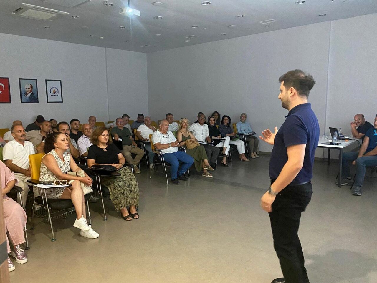 Assi̇m'de Muhtarlara Tebligat Eğitimi (2)