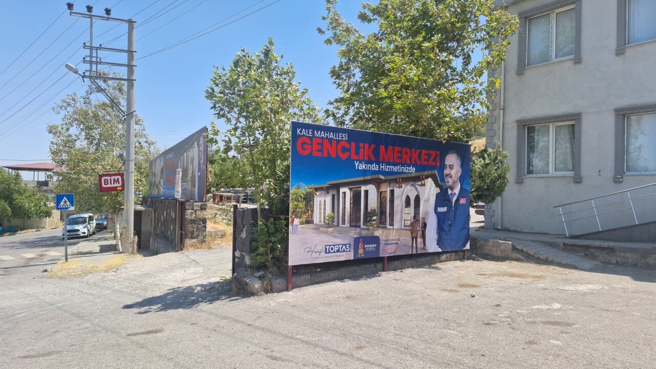 Başkan Toptaş’ın Gençliğe Yatırımı Kale Gençlik Merkezi’nin Temeli Atıldı (8)