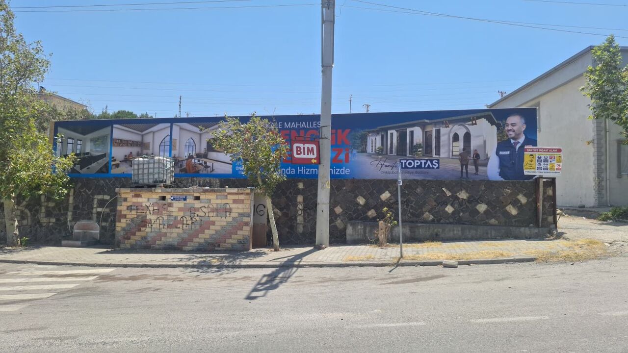 Başkan Toptaş’ın Gençliğe Yatırımı Kale Gençlik Merkezi’nin Temeli Atıldı (9)