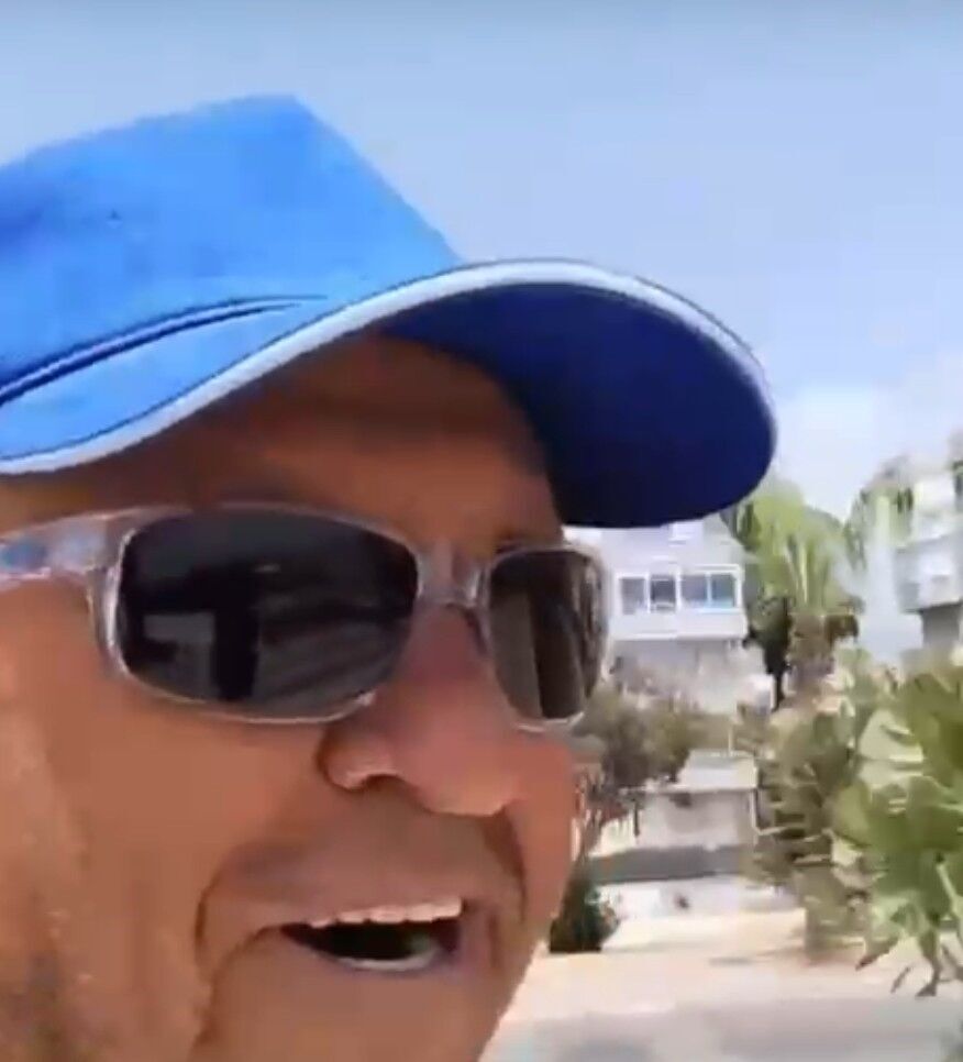 Bisikleti Çalınan Adam Muhtardan Gelen Jestle Yeniden Şarkı Söylüyor (1)