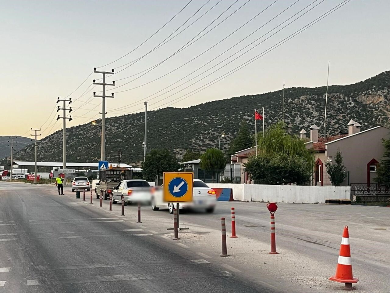 Burdur’da Tarifesiz Yolcu Taşımacılığına Sıkı Denetim 15 Araç Trafikten Men (1)