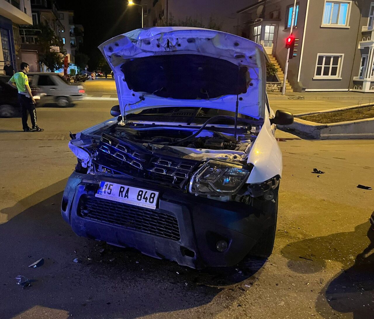 Burdur’un Bucak İlçesinde Trafik Kazası 2 Kişi Yaralandı (2)