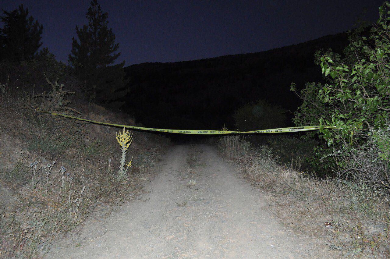 Çalıntı Araçla Kaçarken 'Dur' Ihtarına Uymadı, Jandarmaya Ateş Edip Kendini Vurdu (5)