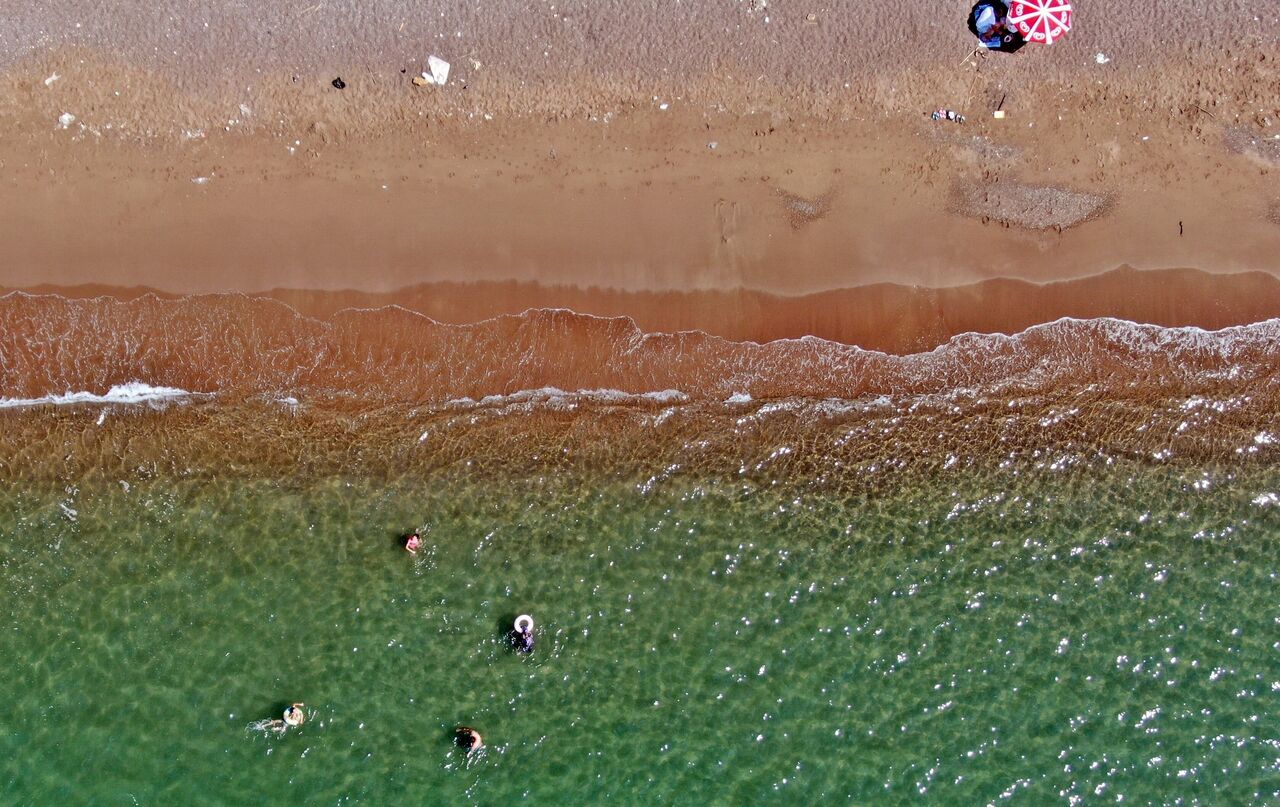 Çardaklardan Arındırılıp Özgürleştirilen Kumköy Sahili Şimdi De Çöplerle Boğuşuyor (8)