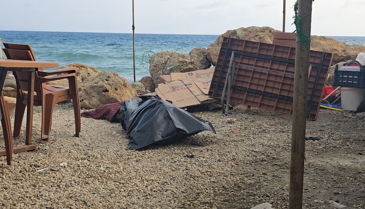 Denize Giren 79 Yaşındaki Yaşlı Adamın Cansız Bedenini Kayalıklara Savruldu (3)