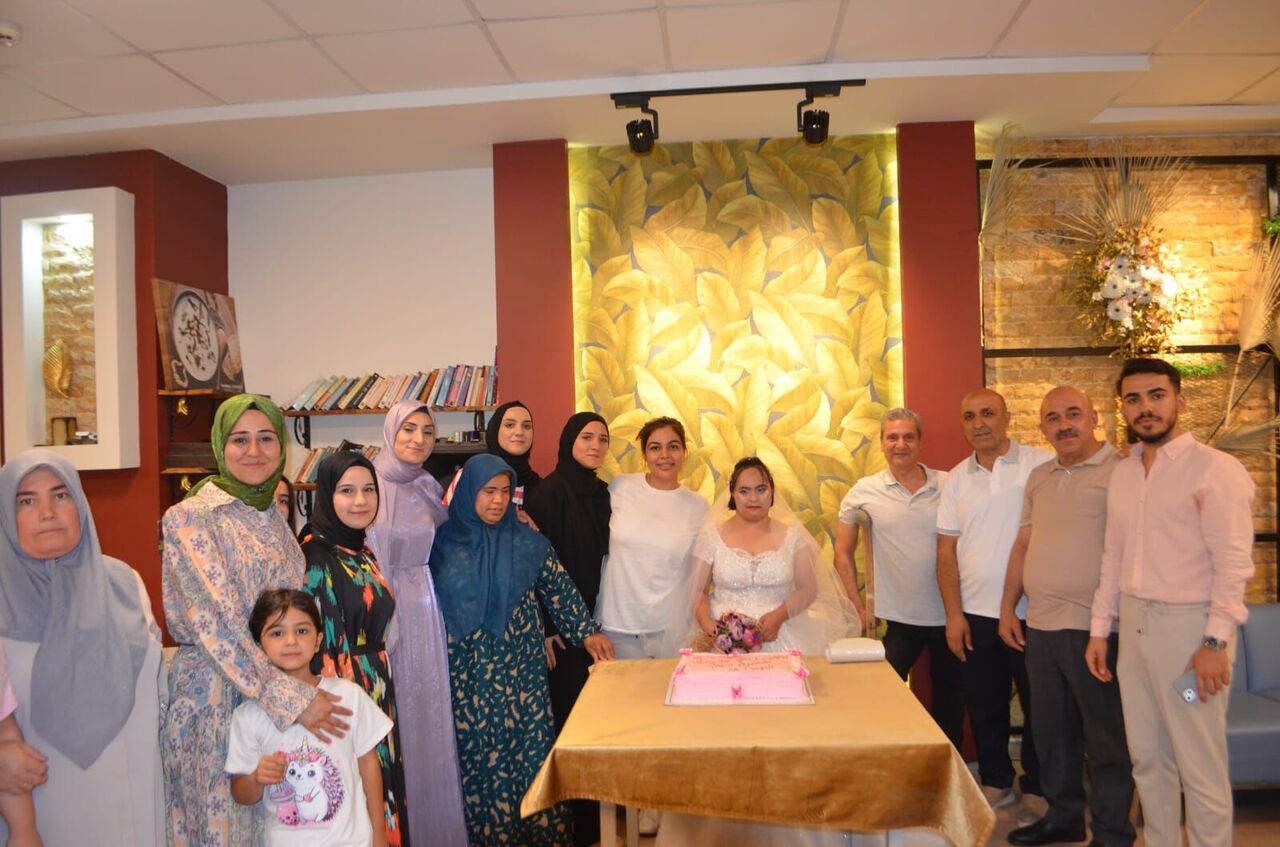 Down Sendromlu Nisan Nur'un Gelinlik Hayali Gerçek Oldu (1)