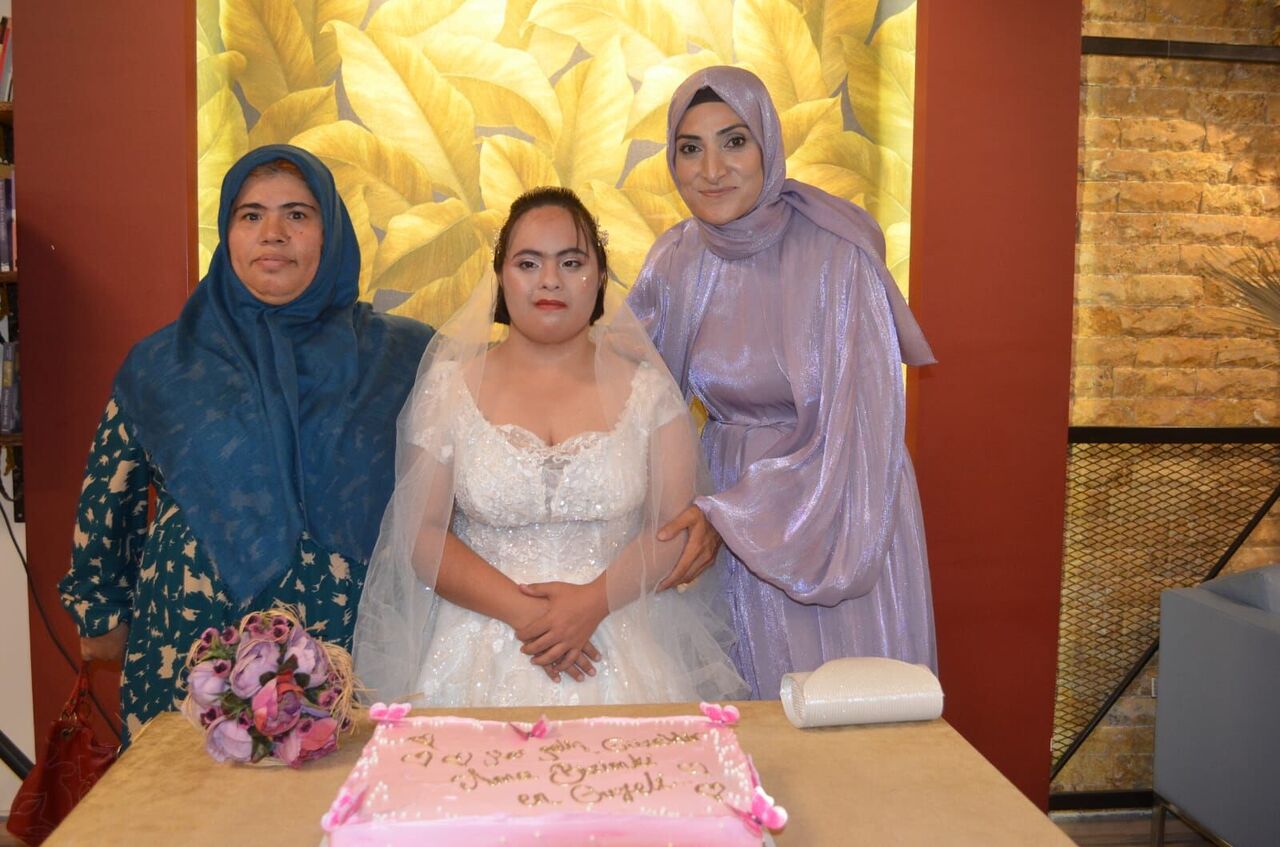 Down Sendromlu Nisan Nur'un Gelinlik Hayali Gerçek Oldu (4)