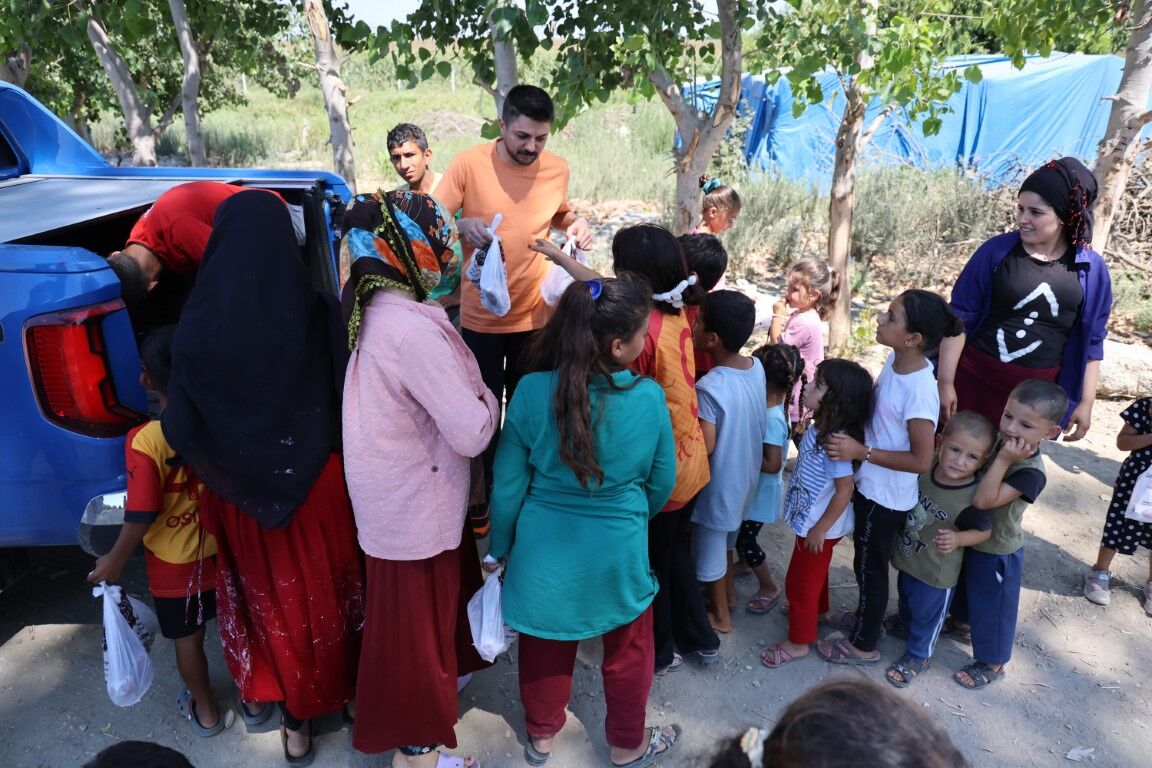 Dünya Kebap Günü’nde Tarım İşçisi Çocuklarına Kebap İkramı (4)