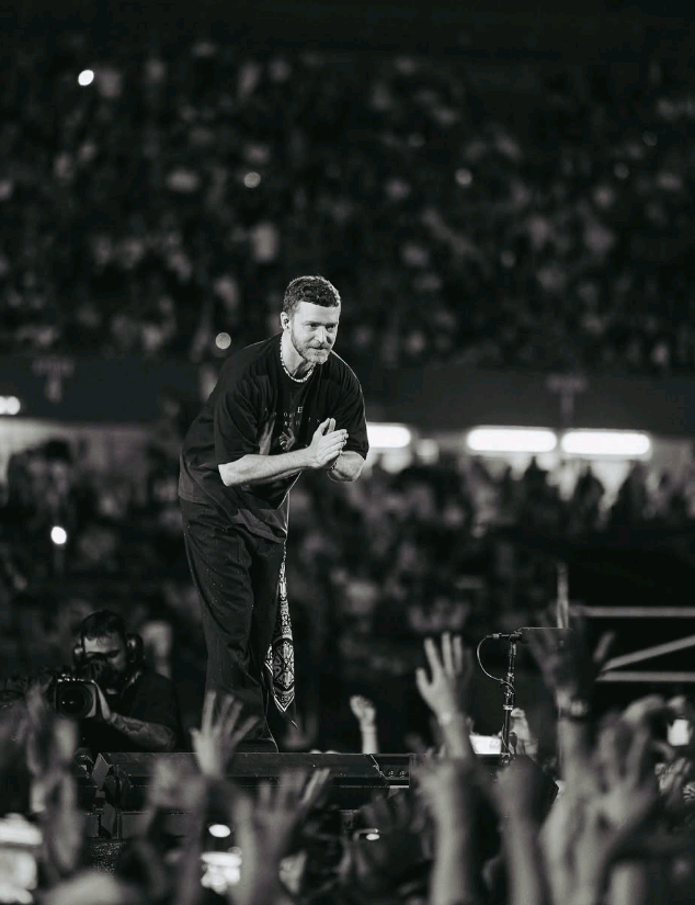 Duygu Özaslan'ın İsyanı Gündem Oldu Justin Timberlake Konserinde Neler Yaşandı (5)