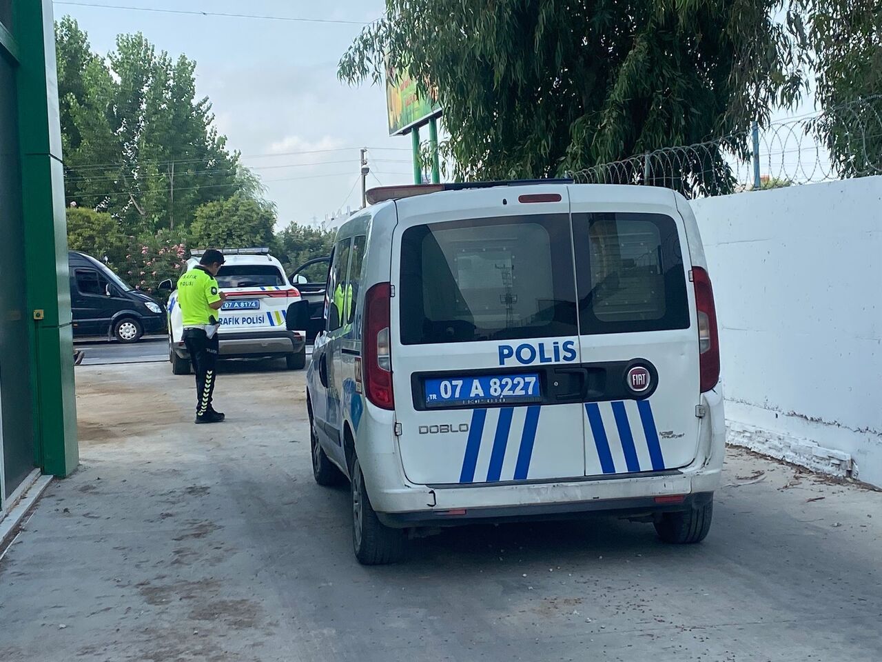 Elektrik Direğine Çarpan Tır, Trafiği Tehlikeye Soktu (5)