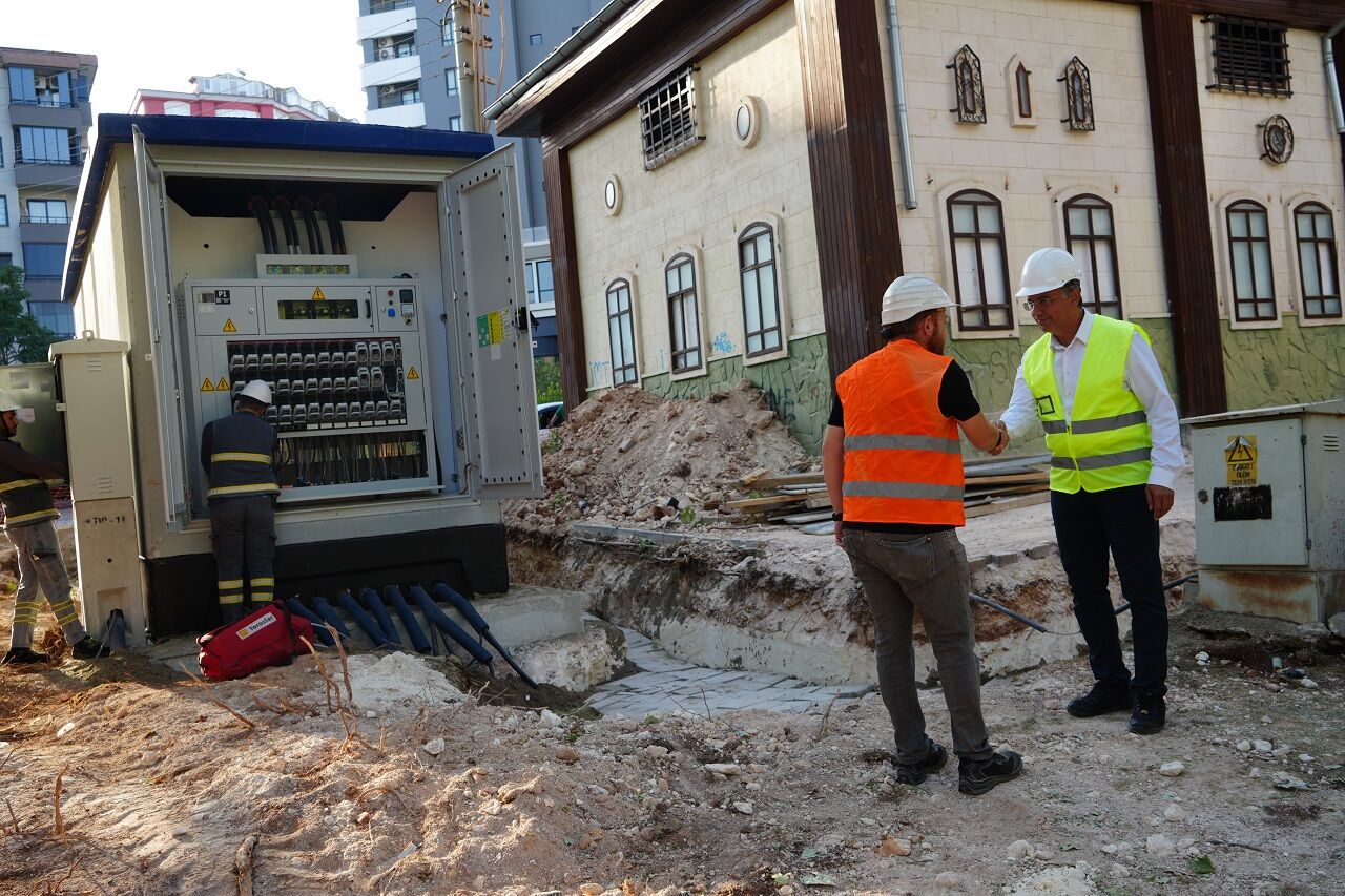 Elektrik Kesintileri Için Bin Kişilik Ekip Sahada (7)