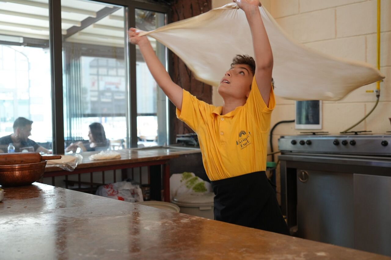 Gaziantep’in 9 Yaşındaki Katmer Ustası Sosyal Medyada Gündem Oldu (2)