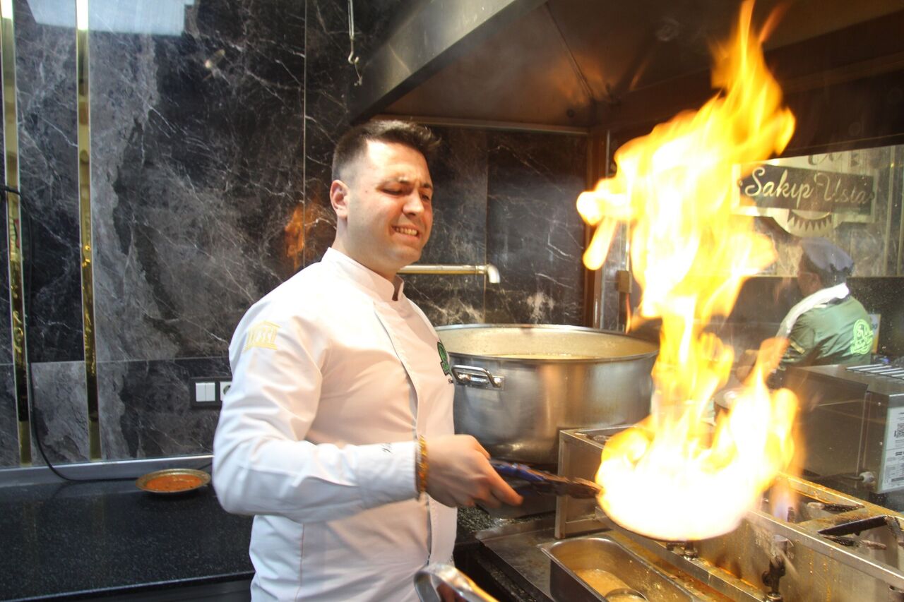 Gaziantep’te 100 Derecelik Mesai Ocak Başındaki Ustalar Sıcağa Direniyor (4)