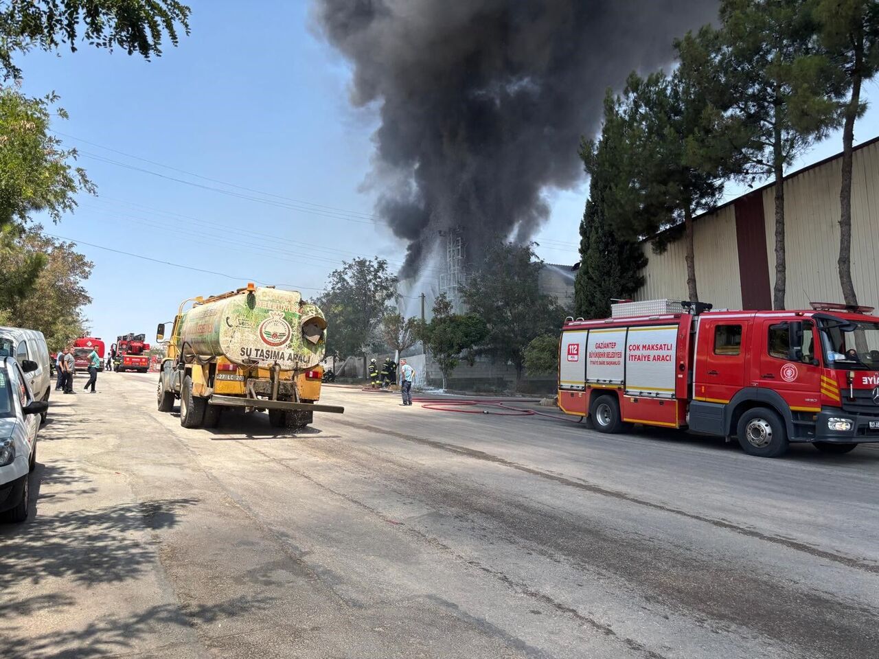 Gaziantep’te Halı Fabrikasında Korkutan Yangın (2)