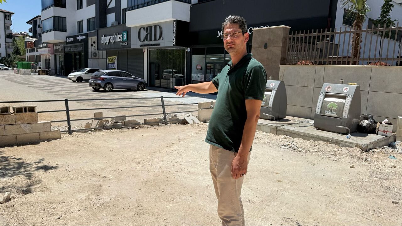 Gaziantep'te Kapanan Yol Iki Bina Arasında Krize Neden Oldu (3)