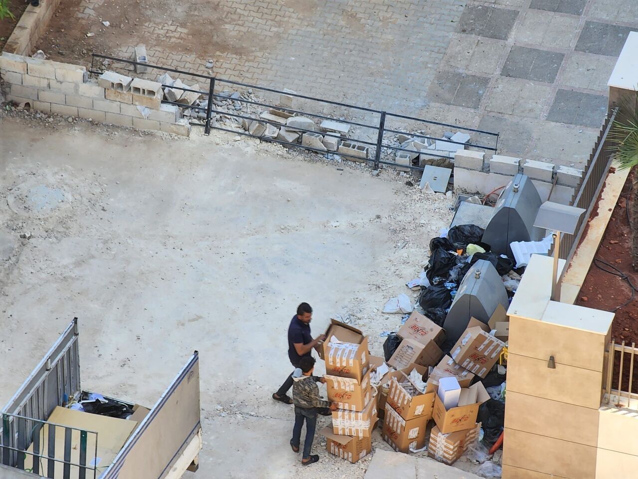 Gaziantep'te Kapanan Yol Iki Bina Arasında Krize Neden Oldu (4)