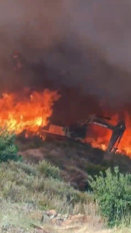 Hatay Orman Yangınında Operatör Alevlerden Son Anda Kurtuldu (1)