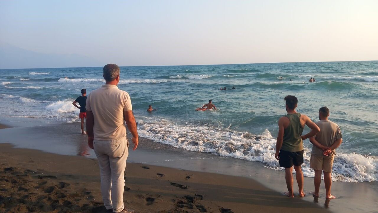 Hatay’da 3 Çocuk Rip Akıntısından Saniyelerle Kurtarıldı O Anlar Kamerada (2)