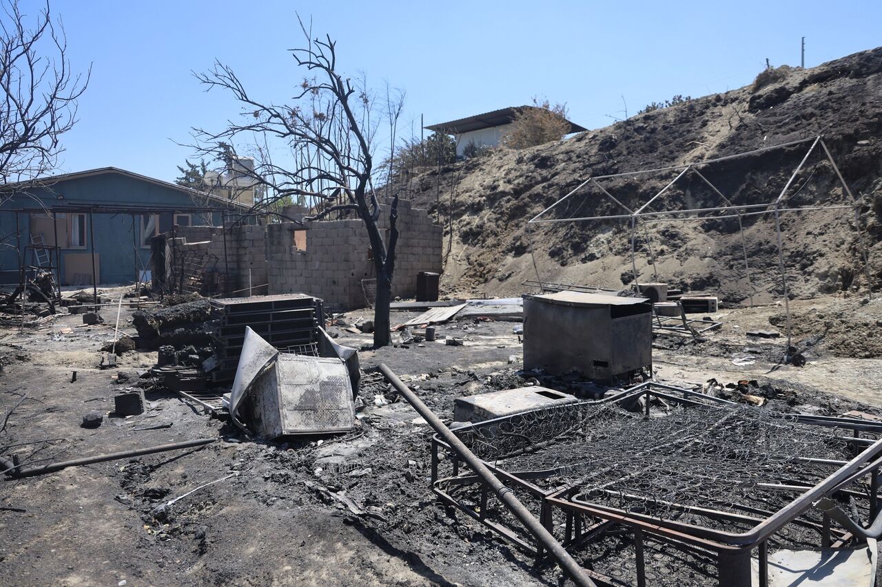 Hatay’da Depremzedenin Yeni Eşyaları Orman Yangınında Kül Oldu (4)