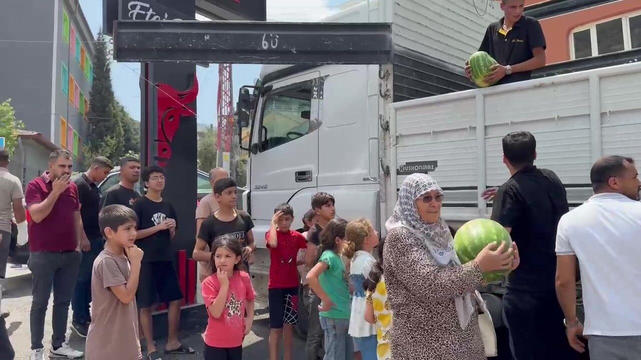 Hatay’da Karpuz Bereketi Ücretsiz Dağıtım Coşkus (1)-1