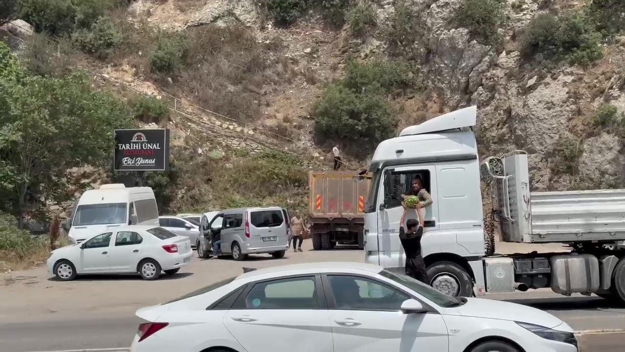 Hatay’da Karpuz Bereketi Ücretsiz Dağıtım Coşkus (3)