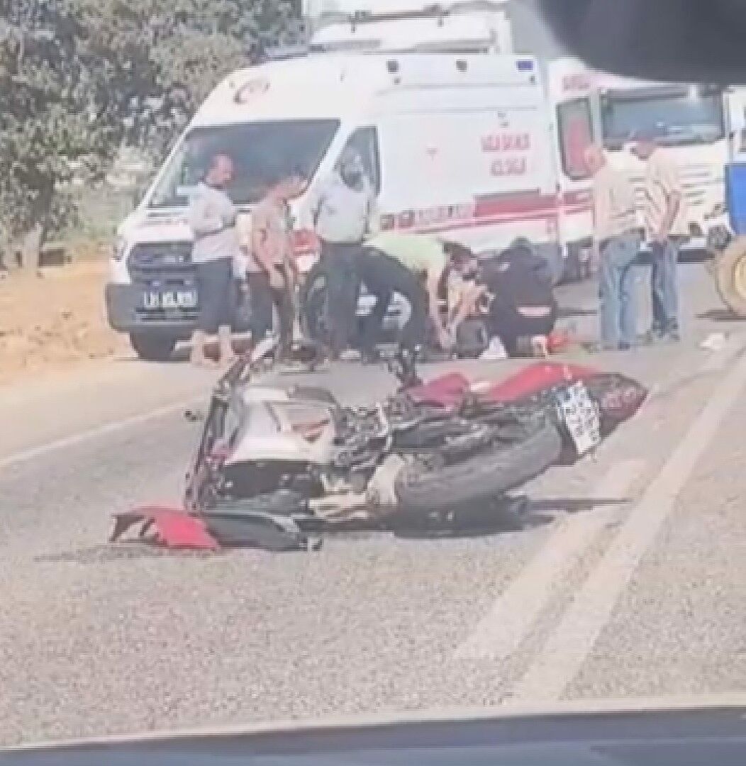 Hatay'da Motosikletler Çarpıştı 2 Ölü, 1 Ağır Yaralı (4)