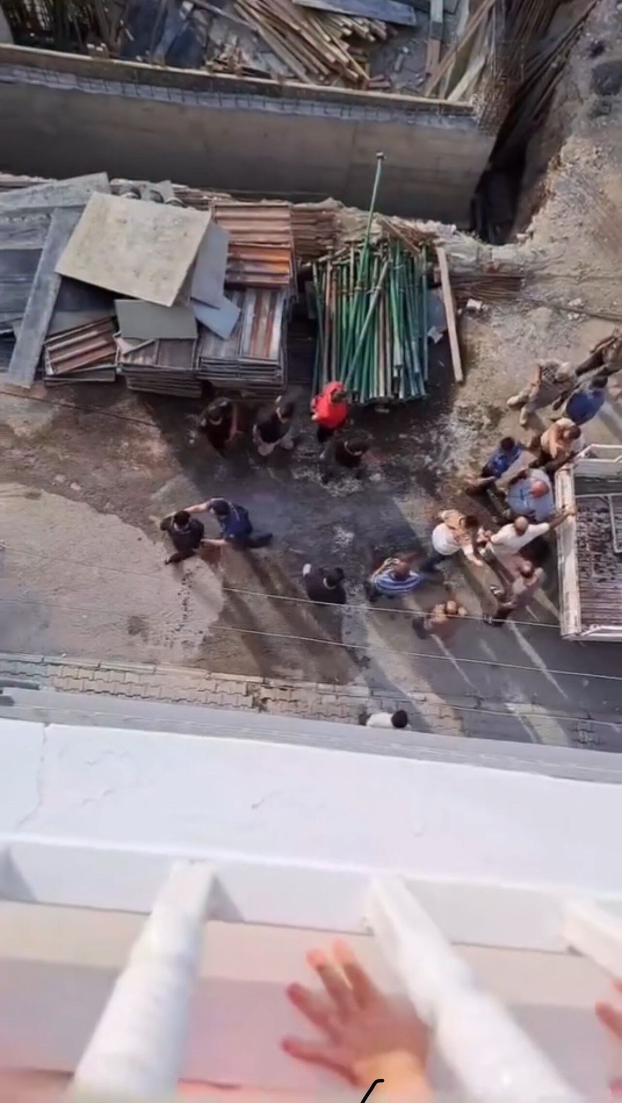 Hatay’da Şantiyede Yumruklu Kavga Polis Havaya Ateş Açtı (1)