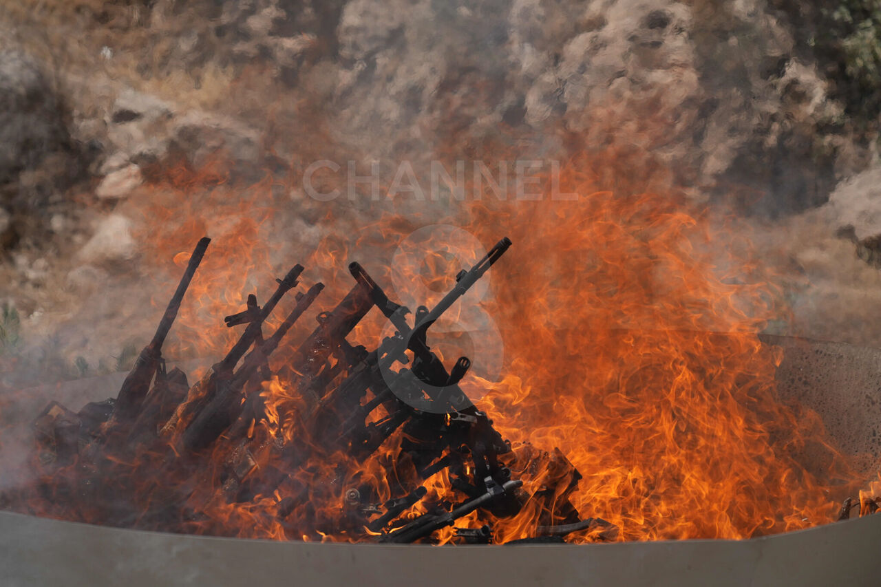 İlk Grup Pkklı Silahlarını Yaktı “Özgür İrademizle Barışa Katılıyoruz” (2)