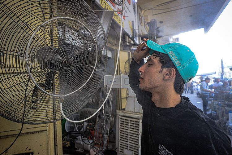 Irak’ta 46 Dereceyi Aşan Sıcaklık Vatandaşları Zorluyor (3)