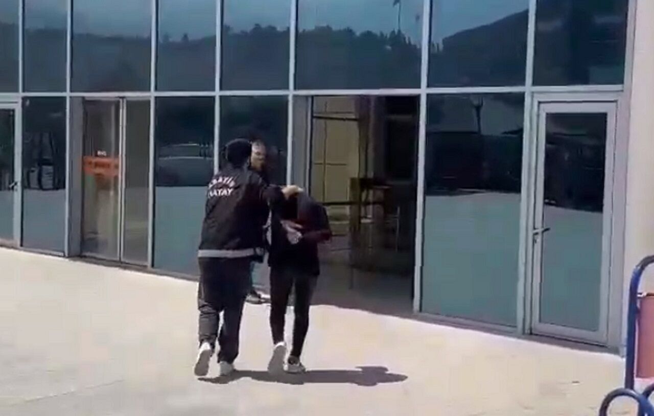 İskenderun'da Hırsızlık Şüphelisi Şahıs Yakalandı (2)