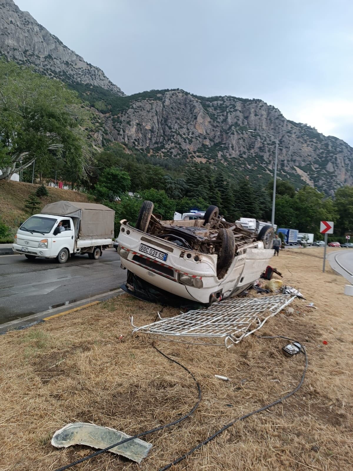 Isparta Eğirdir’de Minibüs Devrildi 1’I Ağır 9 Yaralı (4)