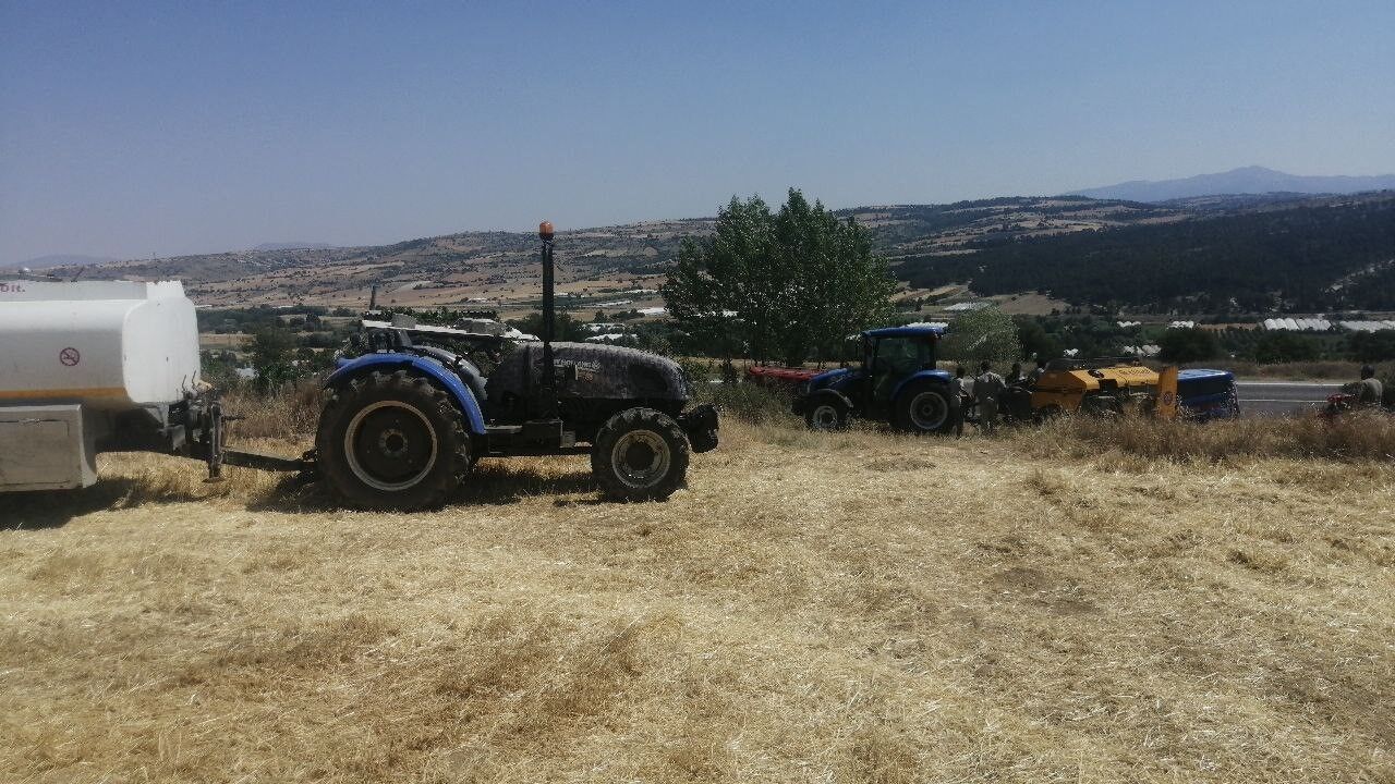 Isparta Yalvaç’ta 30 Dönümlük Tarım Arazisi Yangında Zarar Gördü (4)
