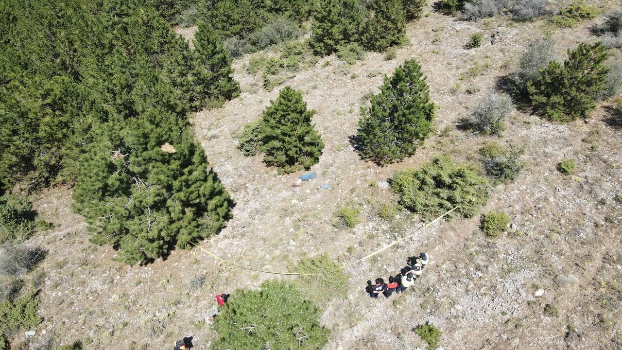 Isparta'da 3 Gündür Aranan Kayıp Adamın Cesedi Uçurumda Bulundu (2)