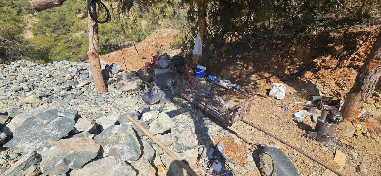 Kaçak Krom Madeni Çıkaran 3 Şahıs Suçüstü Yakalandı (1)