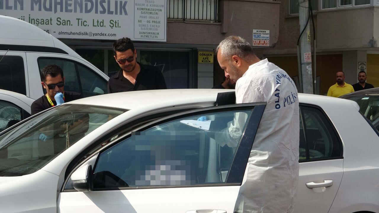 Kadayıf Dağıtırken Direksiyon Başında Hayatını Kaybetti (2)