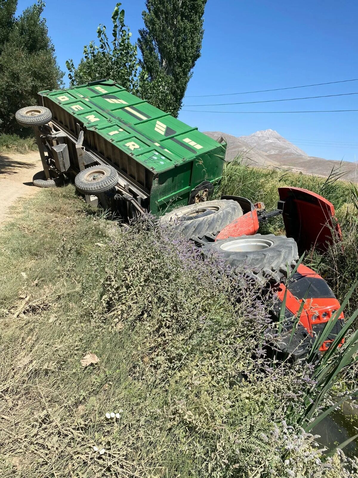 Kahramanmaraş Afşin’de Trafik Kazası Römork Devrildi-1