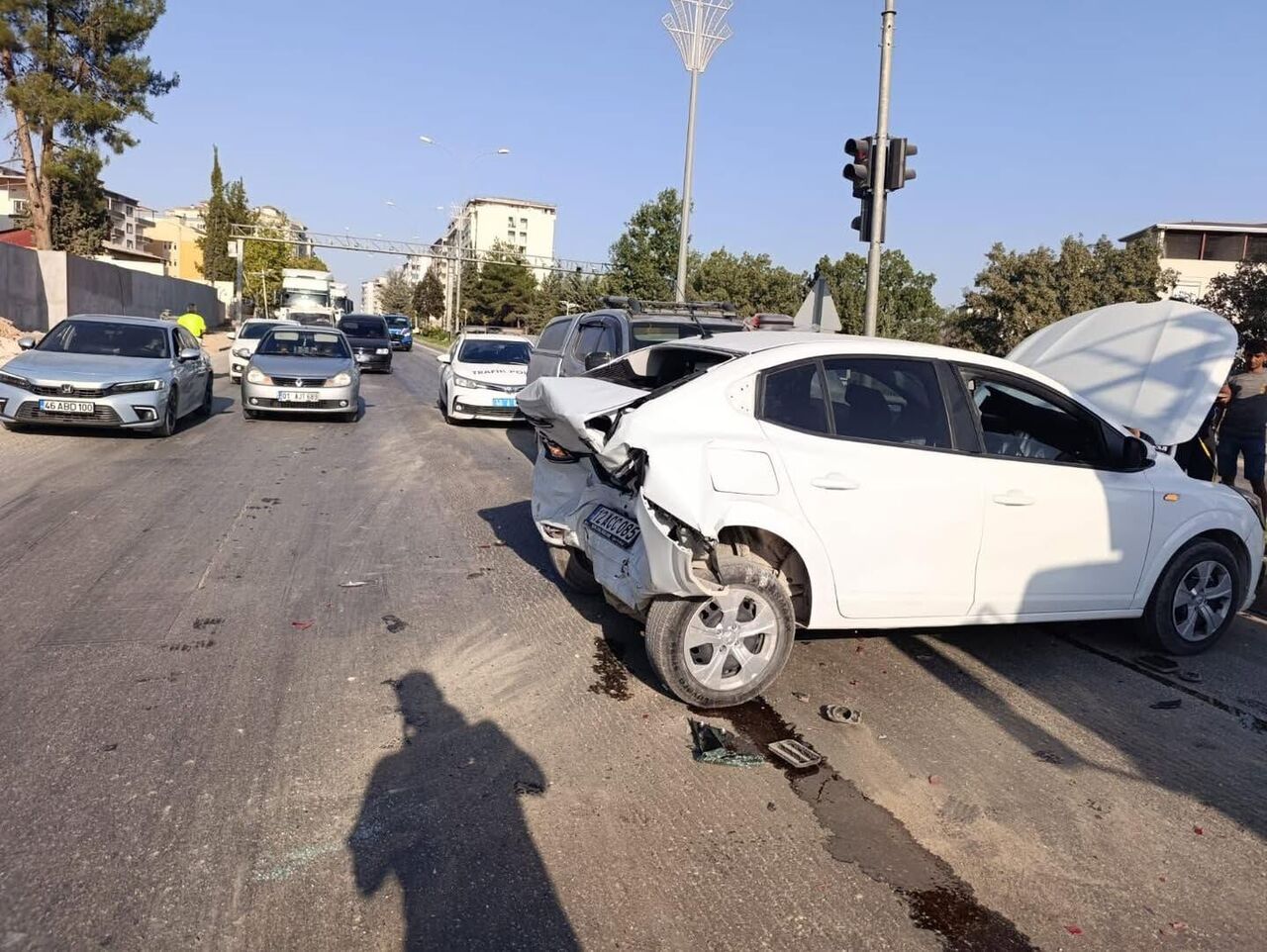 Kahramanmaraş Pazarcık’ta Korkutan Kaza Yaralı Vatandaş Hastaneye Sevk Edildi (1)