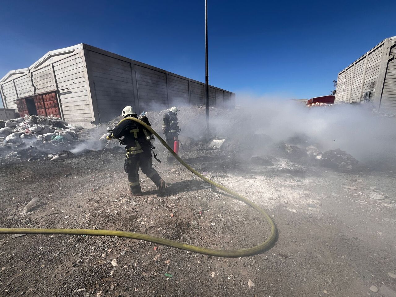 Kahramanmaraş Yavuz Selim Mahallesi’nde Trafo Ve Atık Yangını Korkuttu (1)