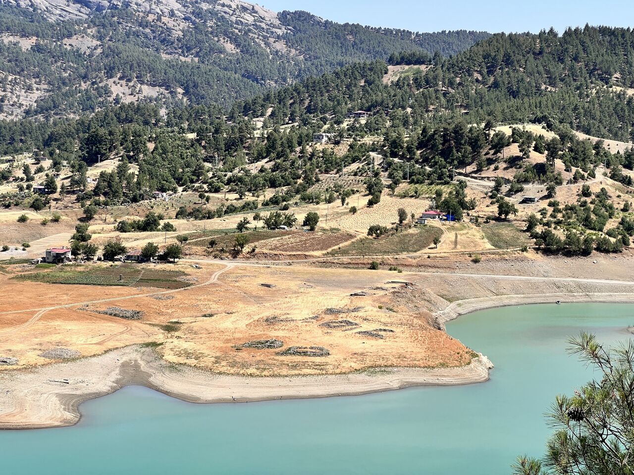 Kahramanmaraş'ta Ali Kayası Ve Güredil Kalesi Eşliğinde Eşsiz Doğa Manzarası (1)