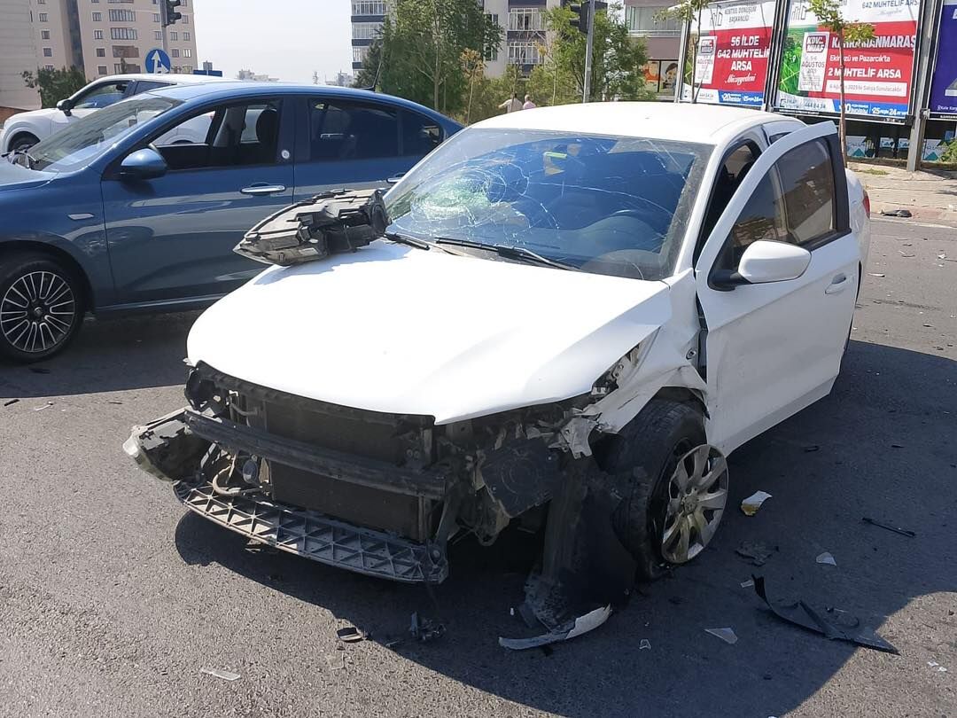 Kahramanmaraş’ta Çocuk Hastanesi Yakınlarında Kaza (3)