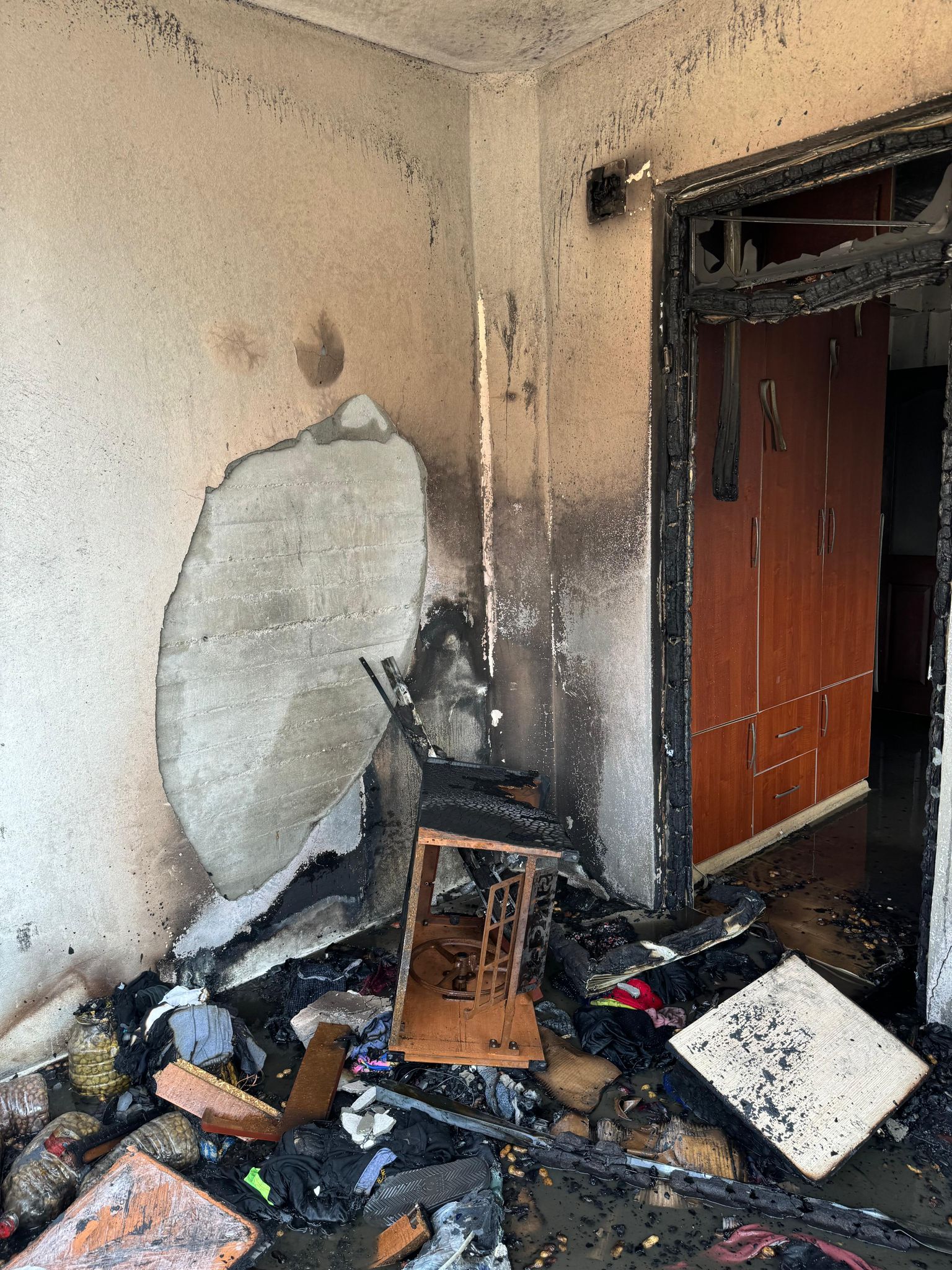 Kahramanmaraş’ta Daire Alev Alev Yandı, Mahallede Panik Yaşandı (3)