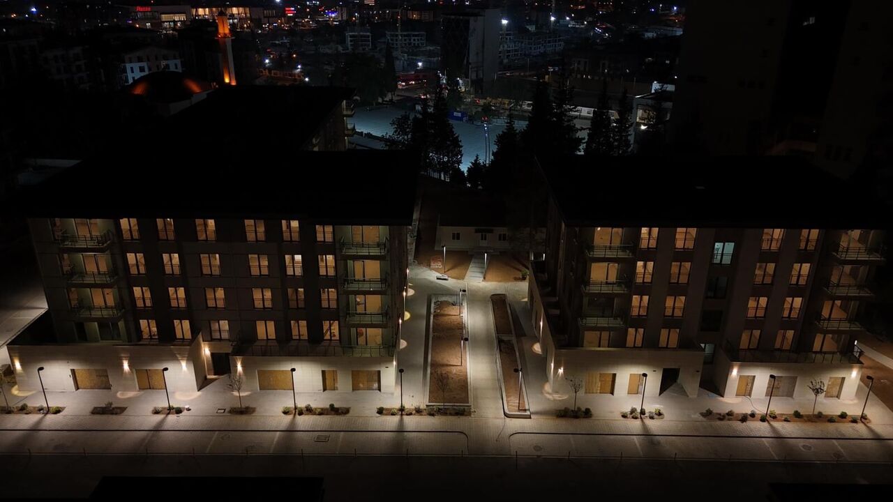 Kahramanmaraş'ta Deprem Konutları Yükseliyor, Şehir Merkezi Yeniden Ayağa Kalkıyor (14)