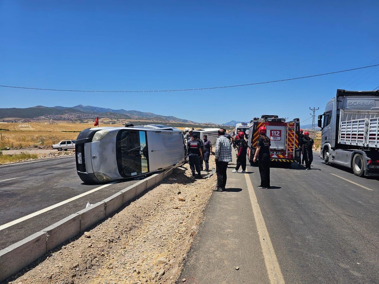Kahramanmaraş’ta Hafif Ticari Araçlar Çarpıştı! 4 Yaralı Var (3)