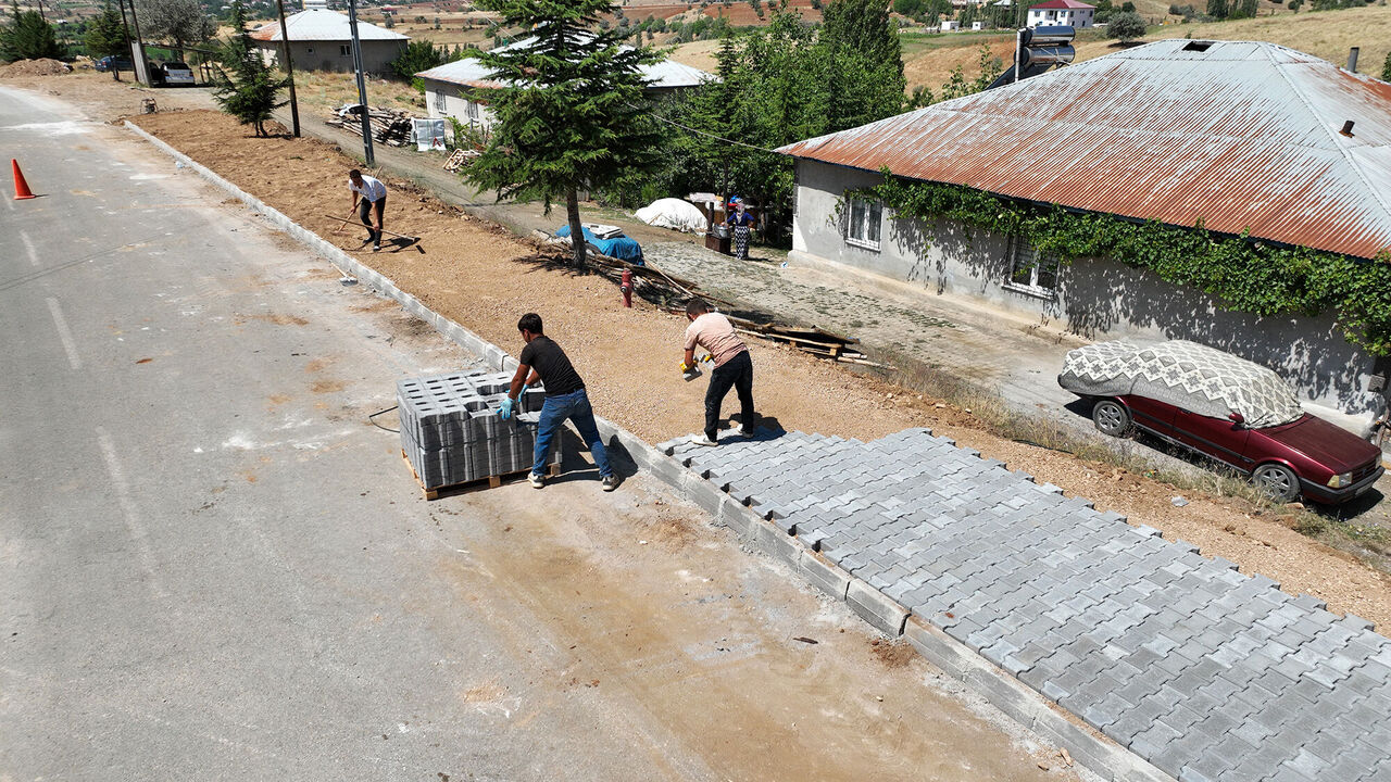 Kahramanmaraş'ta Mahallelere Yeni Yollar Yapılıyor (1)