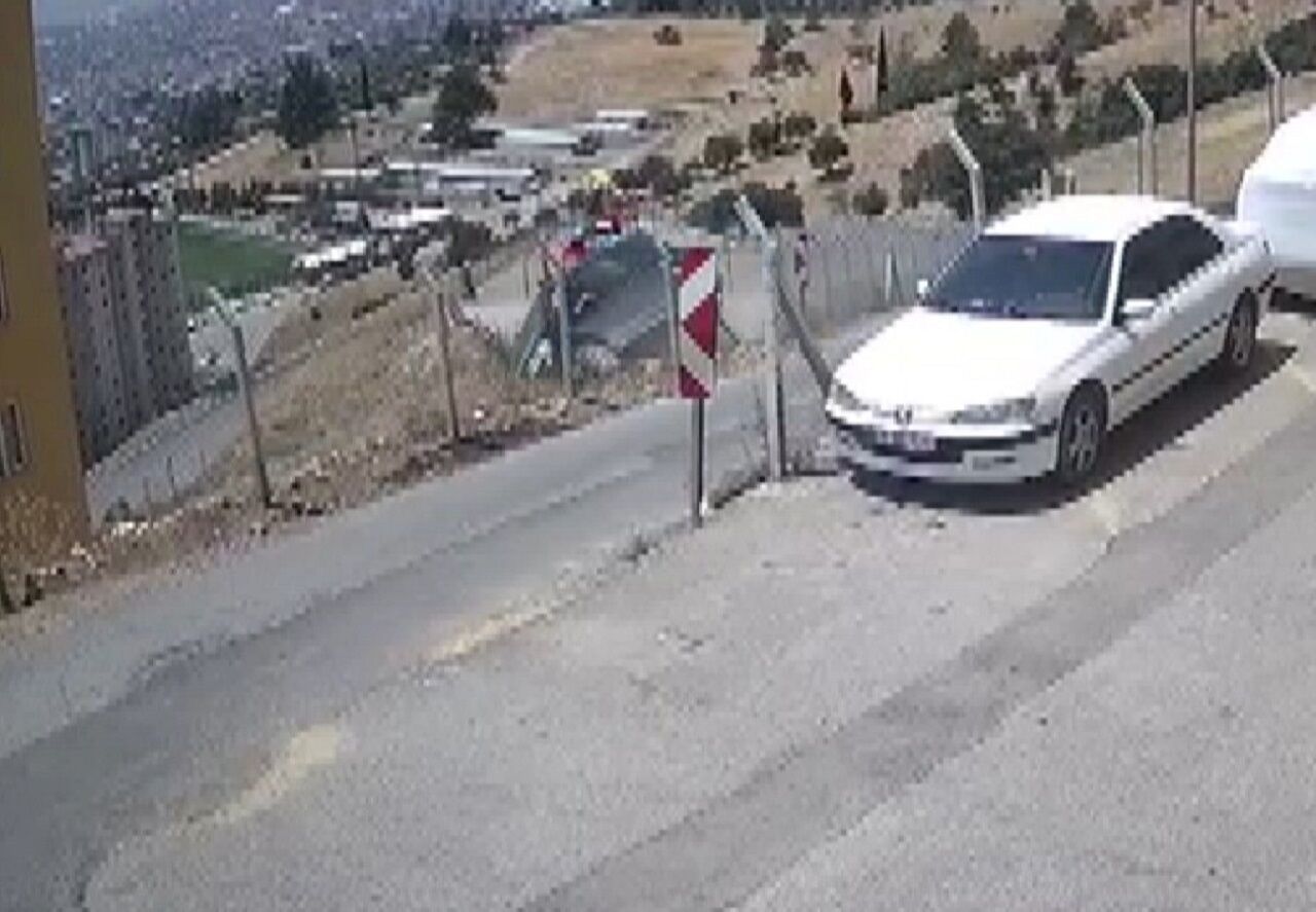 Kahramanmaraş'ta Trafik Kazası Güvenlik Kamerasında (1)