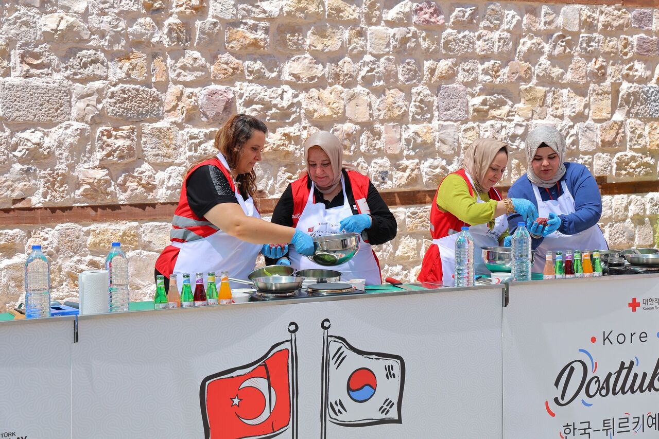 Kahramanmaraş’ta Türk Kore Gönüllüleri Dostluk Yemeğinde Buluştu (4)
