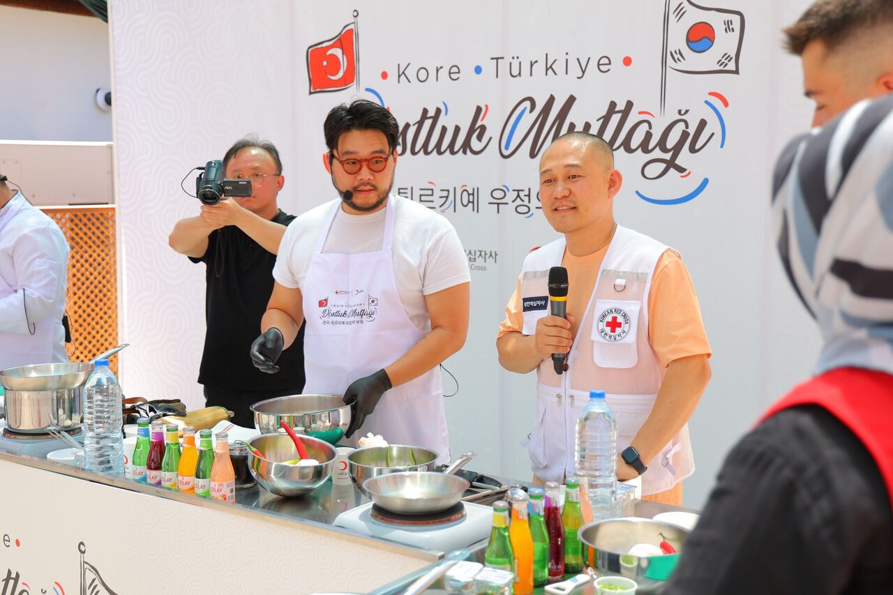 Kahramanmaraş’ta Türk Kore Gönüllüleri Dostluk Yemeğinde Buluştu (6)