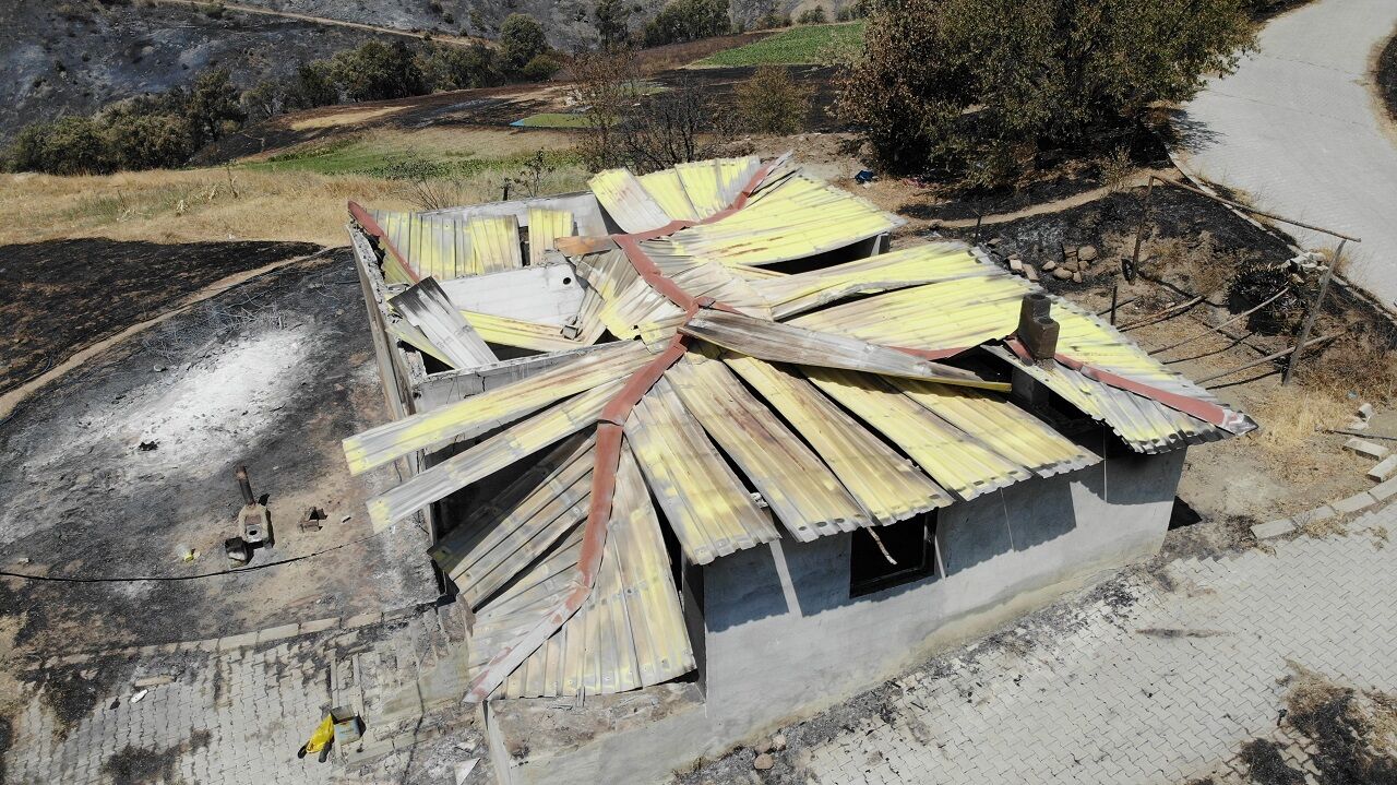 Kahramanmaraş’ta Yangın Faciası Evler Alev Alev Yandı (3)-1