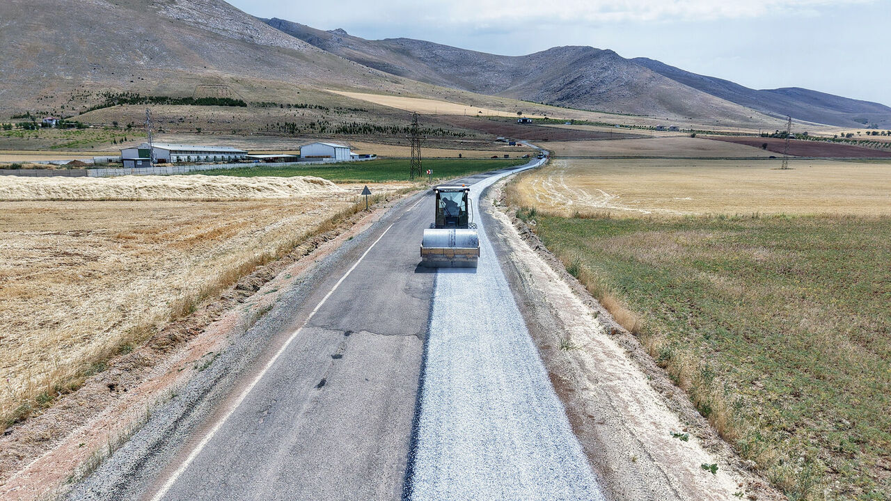 Kahramanmaraş'ta Yollar Bir Bir Yenileniyor (3)